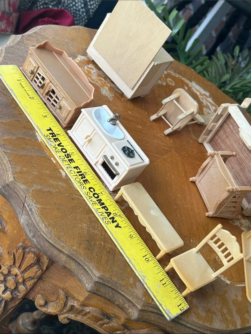 Vintage Wood-Tone Miniature Dollhouse Furniture Pieces
